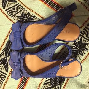 Blue wedges with bow